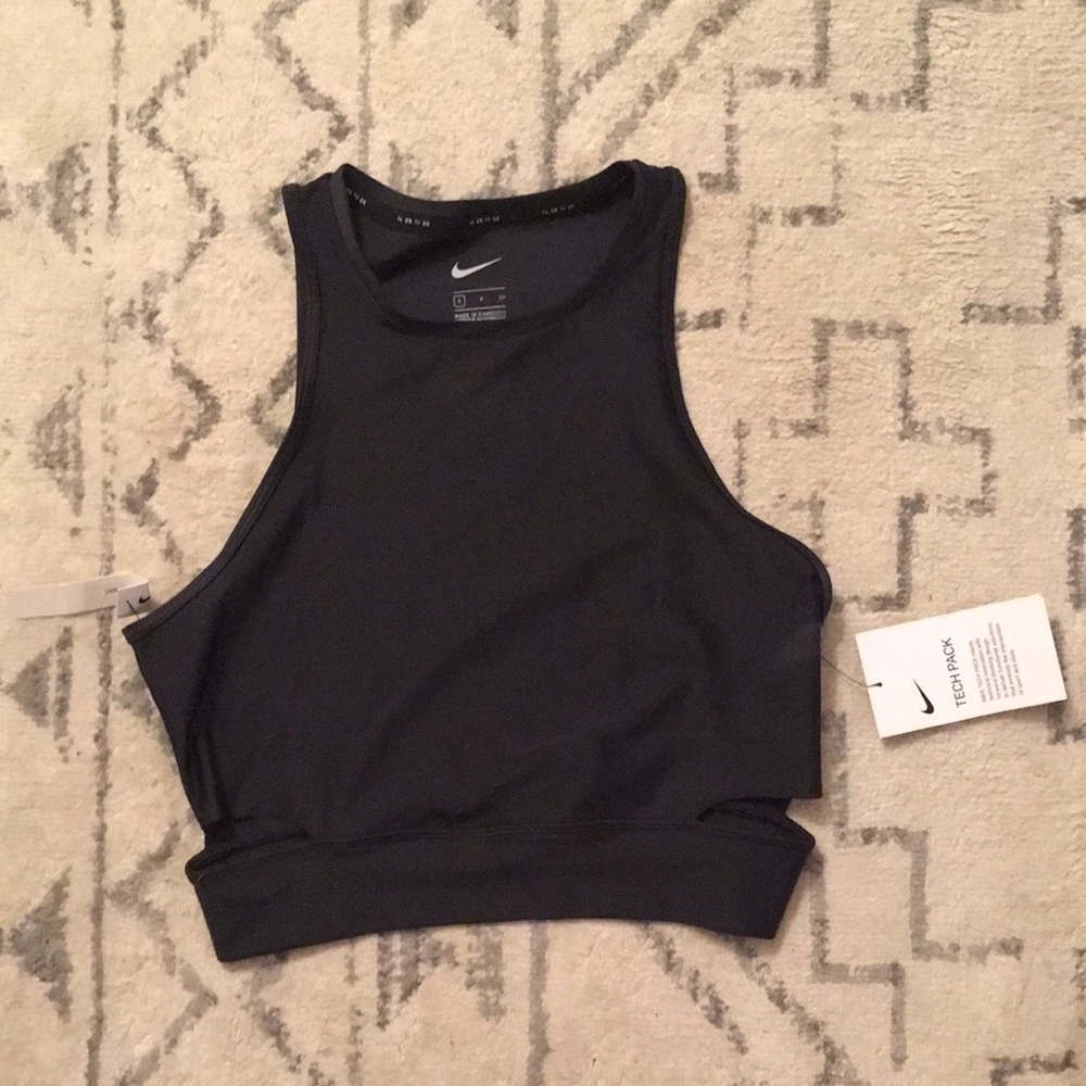 NWT Nike Cropped Workout Top